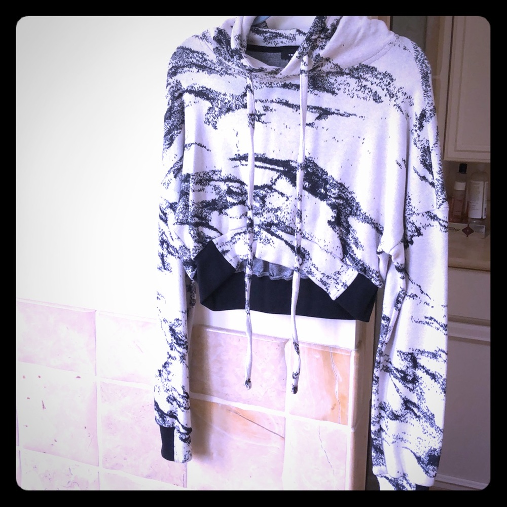 Cropped hoodie